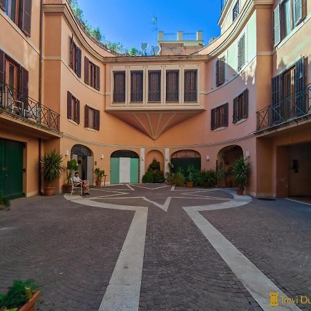 Trevi Ducal Palace روما المظهر الخارجي الصورة