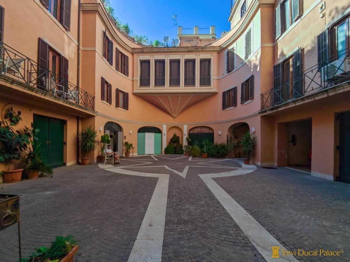 Trevi Ducal Palace روما المظهر الخارجي الصورة
