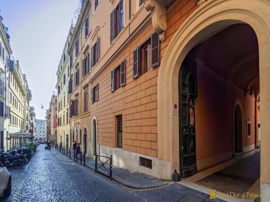 Trevi Ducal Palace روما المظهر الخارجي الصورة