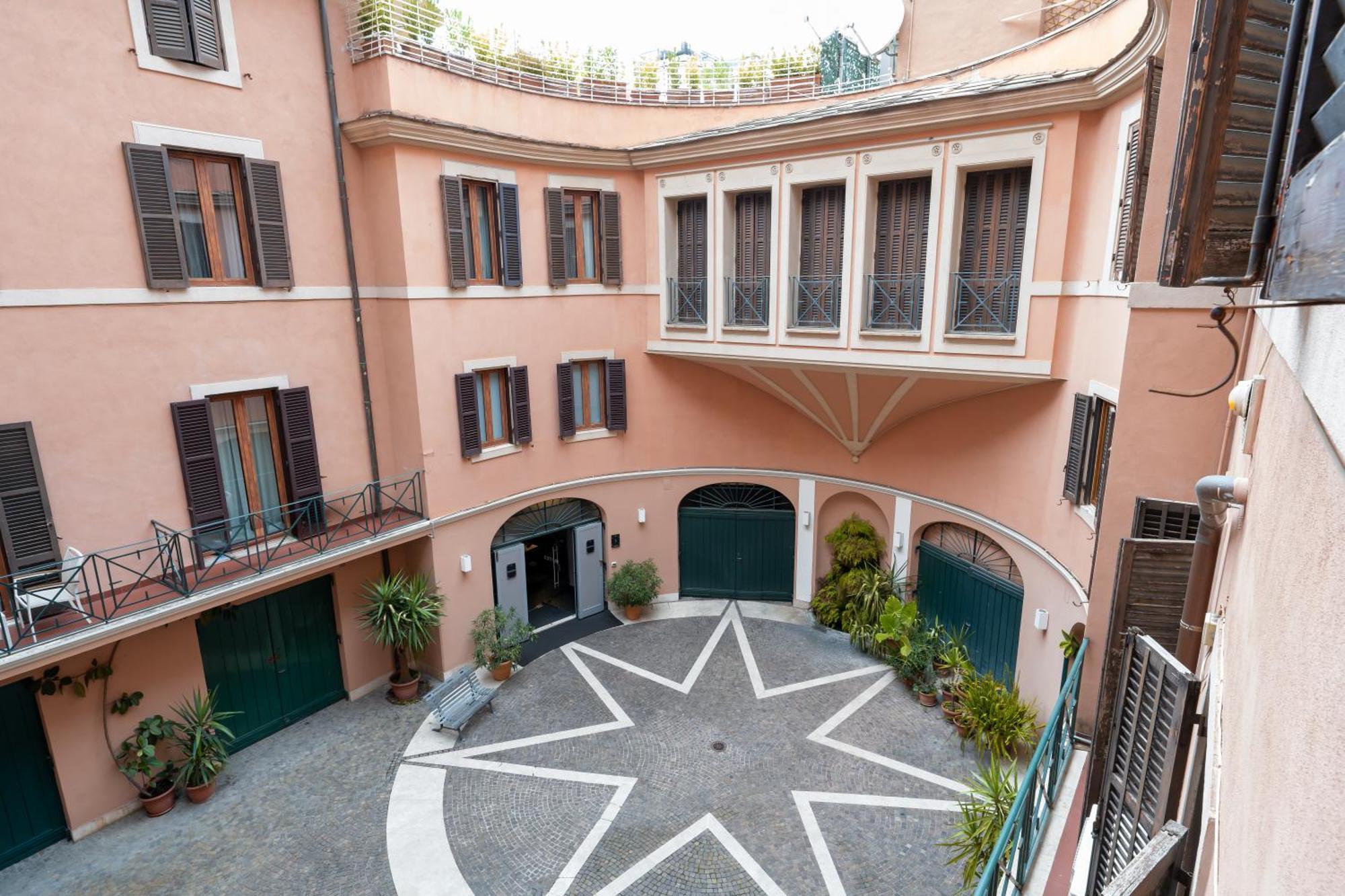 Trevi Ducal Palace روما المظهر الخارجي الصورة